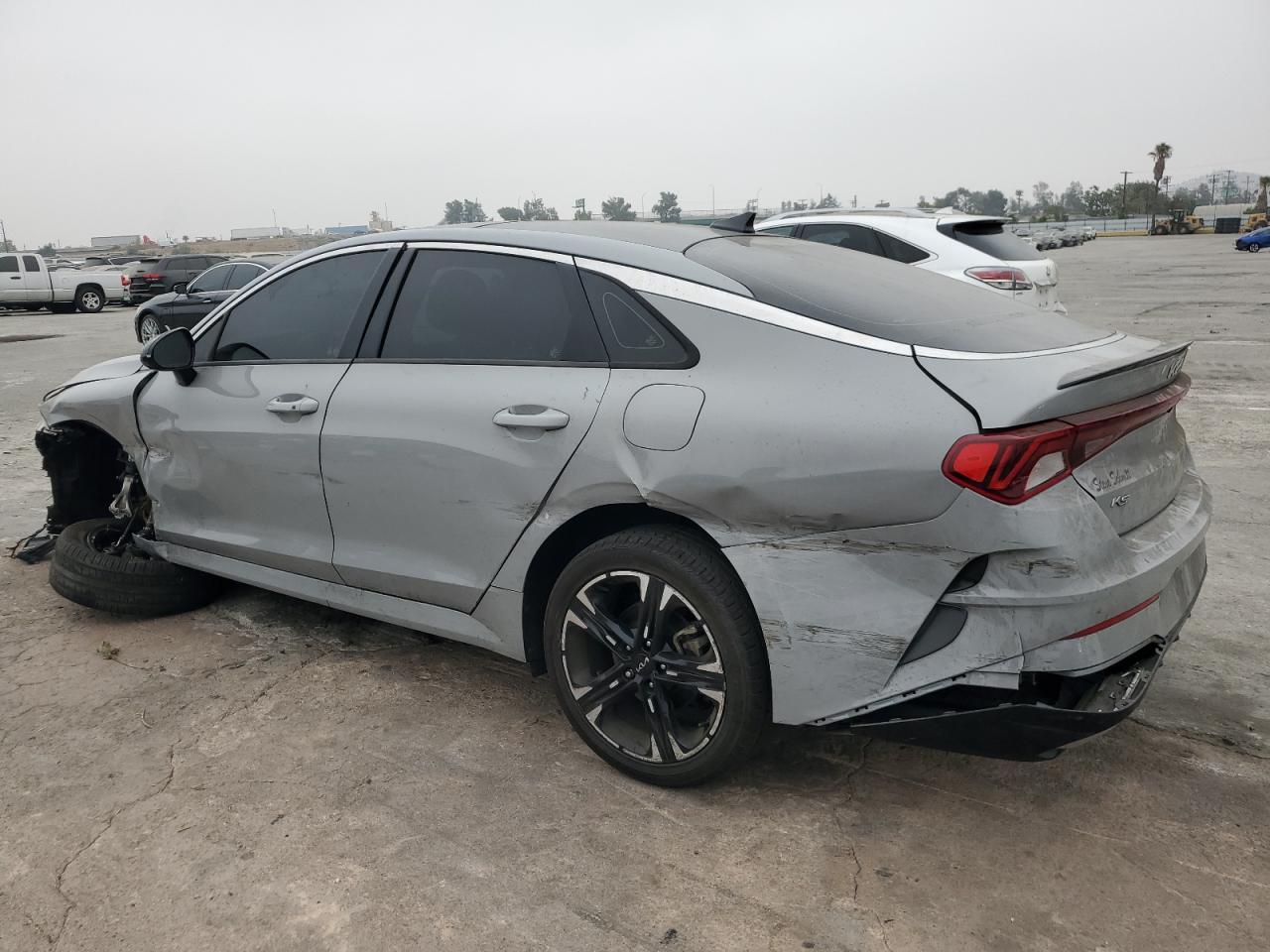 2022 Kia K5 - Image 2