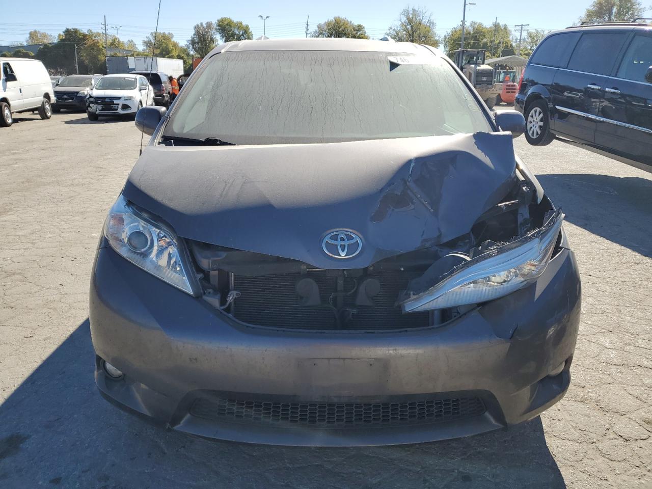 2012 Toyota Sienna Xle VIN: 5TDYK3DC5CS205821 Lot: 74615544