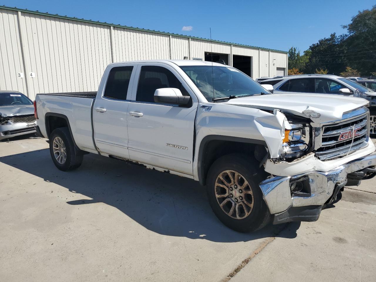 2015 GMC Sierra - Image 4