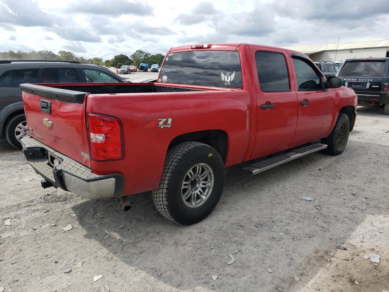 2011 Chevrolet Silverado - Image 3