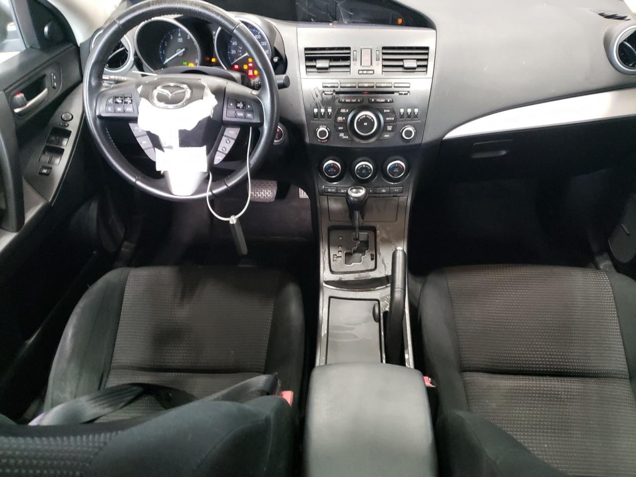 2013 Mazda 3 - Image 8