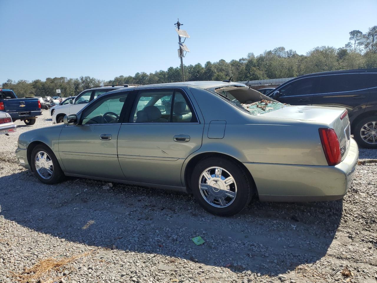 2005 Cadillac De Ville - Image 2