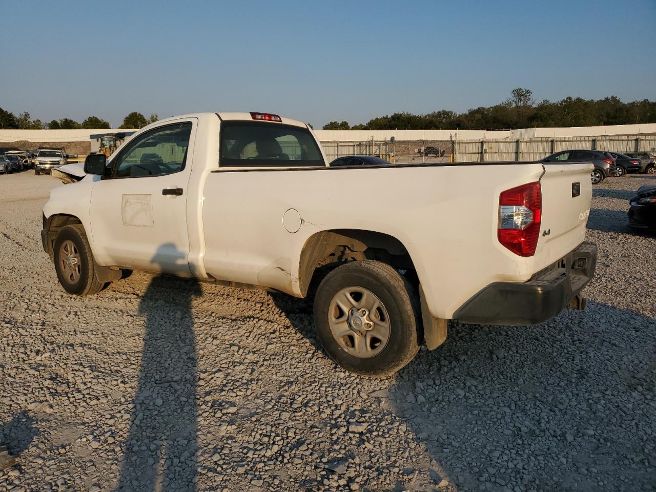 5TFPY5F15GX562823 2016 Toyota Tundra Sr