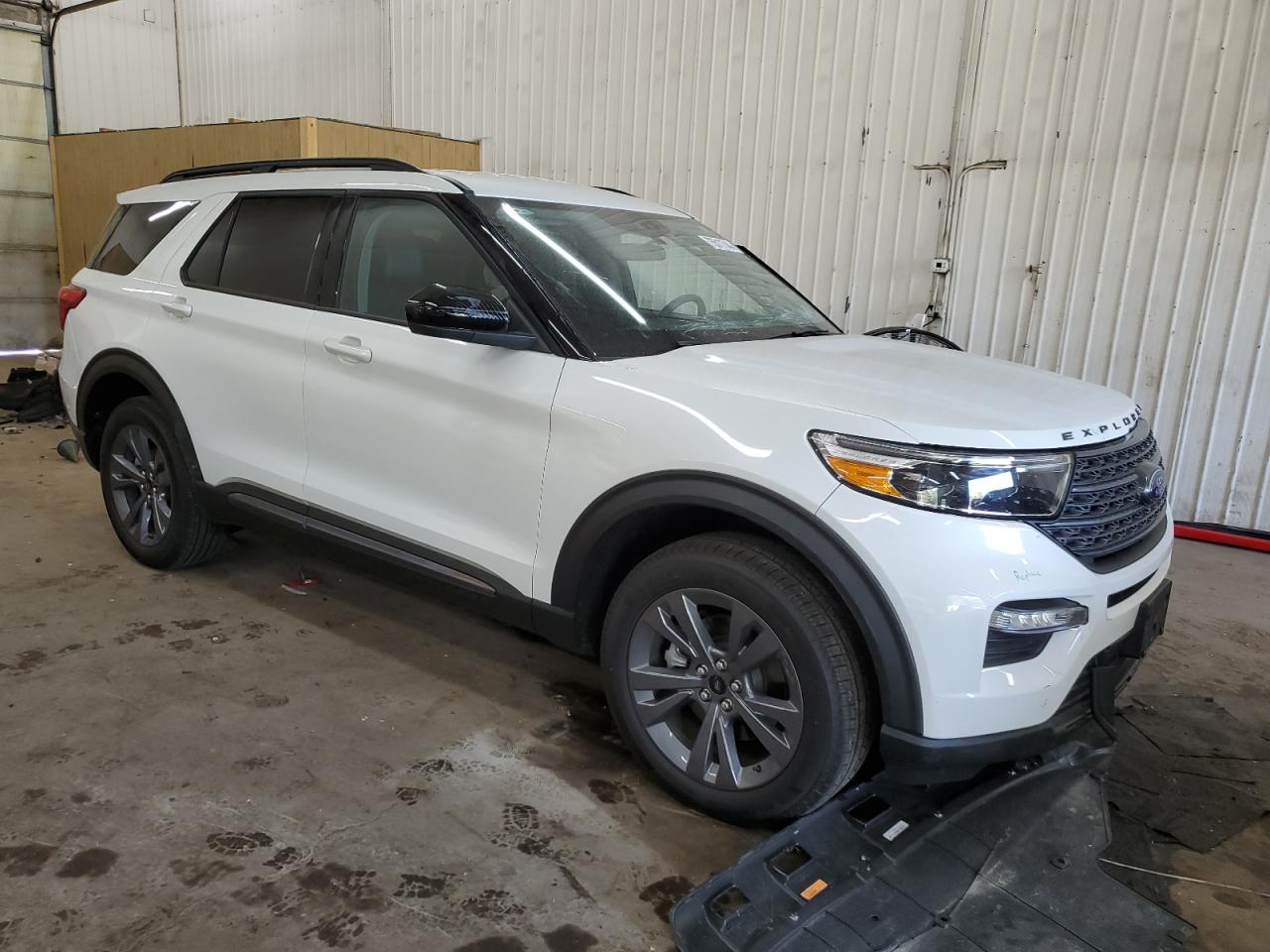 2023 Ford Explorer - Image 4