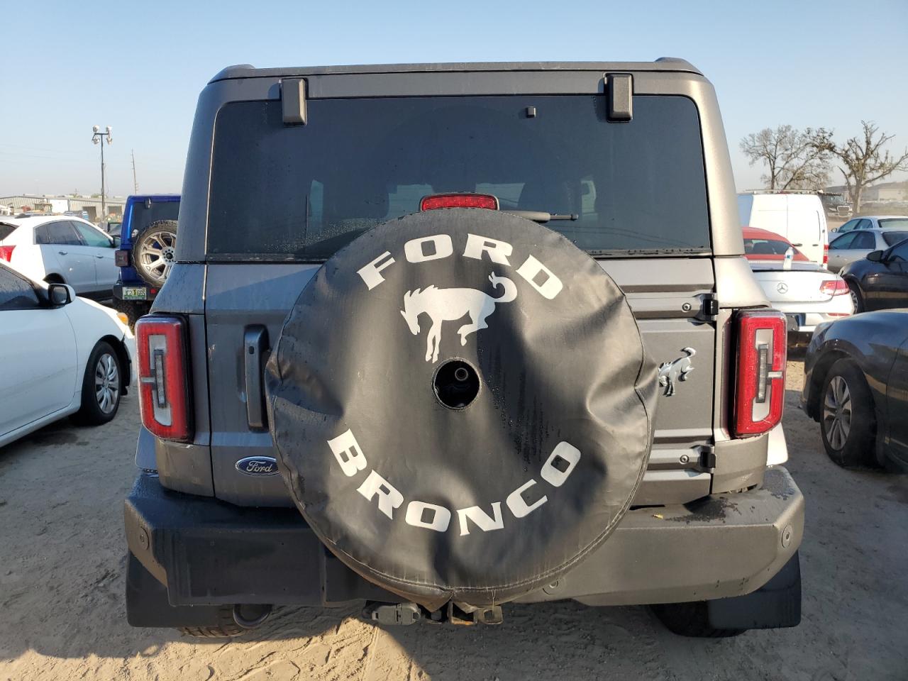 2021 Ford Bronco Base VIN: 1FMDE5AH0MLA63085 Lot: 75057854