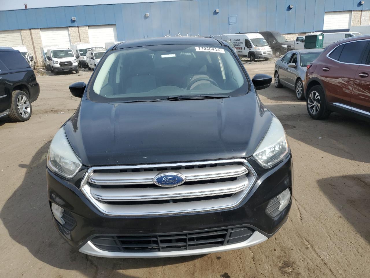 VIN 1FMCU0GDXHUA38328 2017 FORD ESCAPE no.5