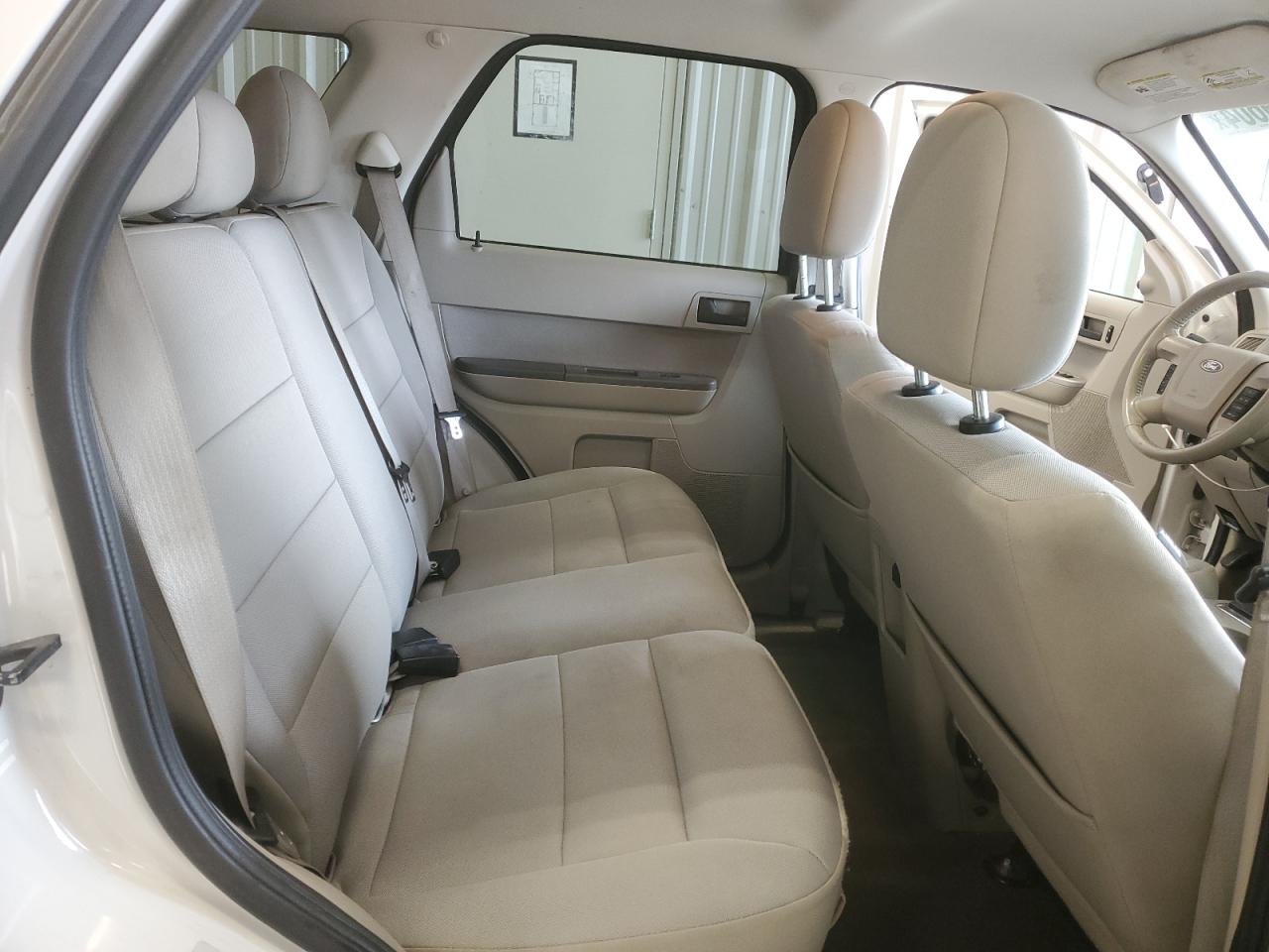 2011 Ford Escape - Image 11