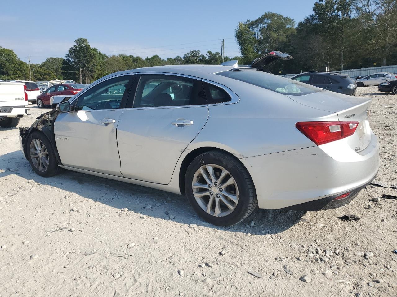 2018 Chevrolet Malibu - Image 2