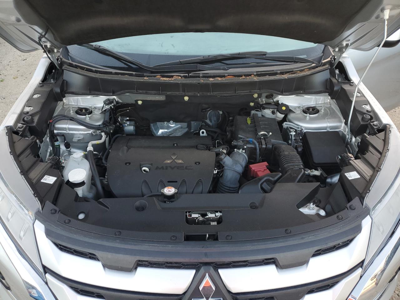 2021 Mitsubishi Outlander - Image 11