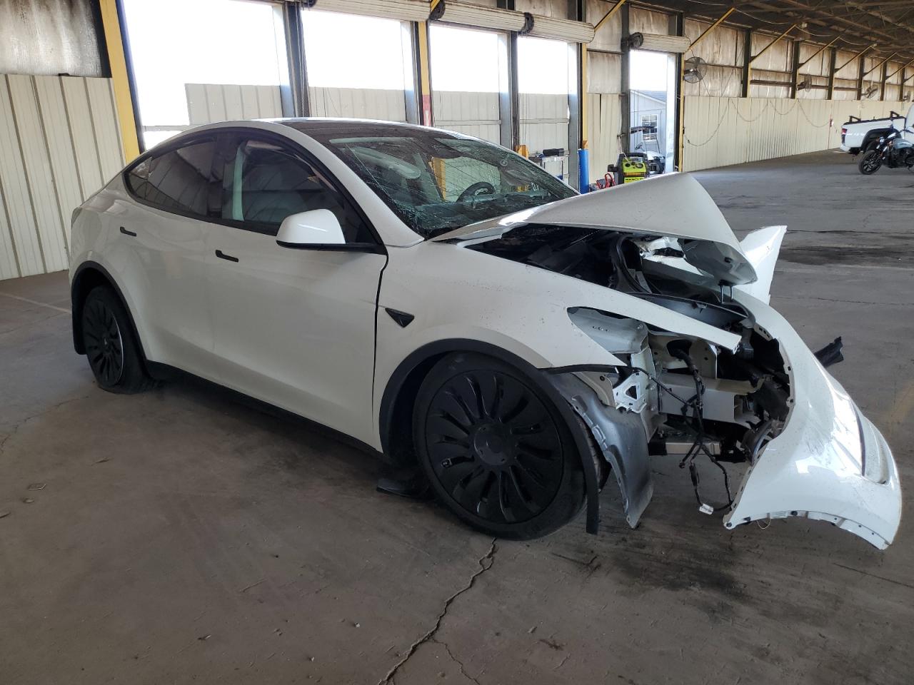 VIN 7SAYGDEE3PF810392 2023 TESLA MODEL Y no.4