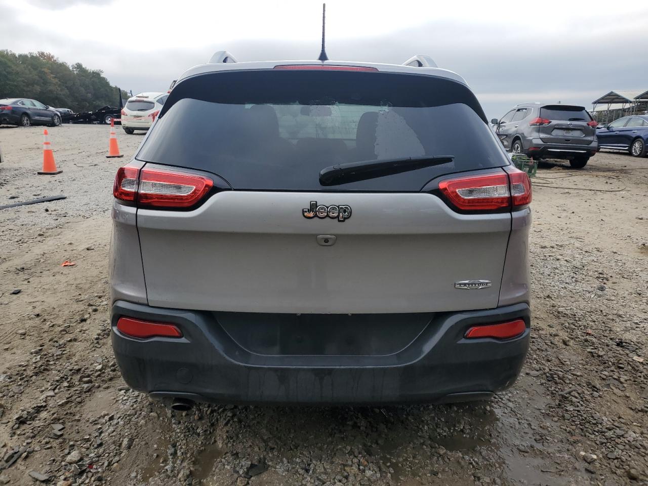 2017 Jeep Cherokee Latitude VIN: 1C4PJLCB7HW641648 Lot: 77864054