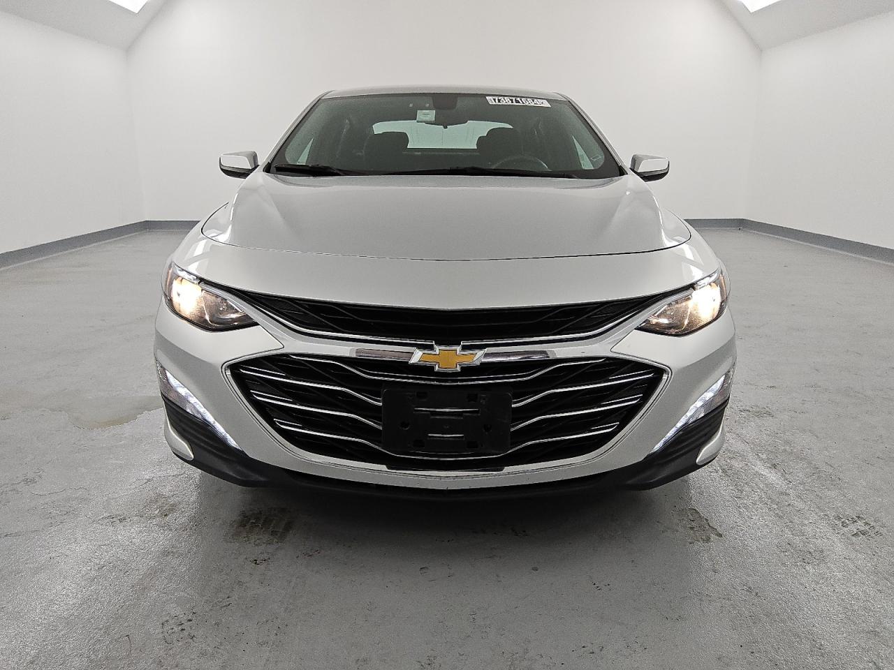 2022 Chevrolet Malibu - Image 5