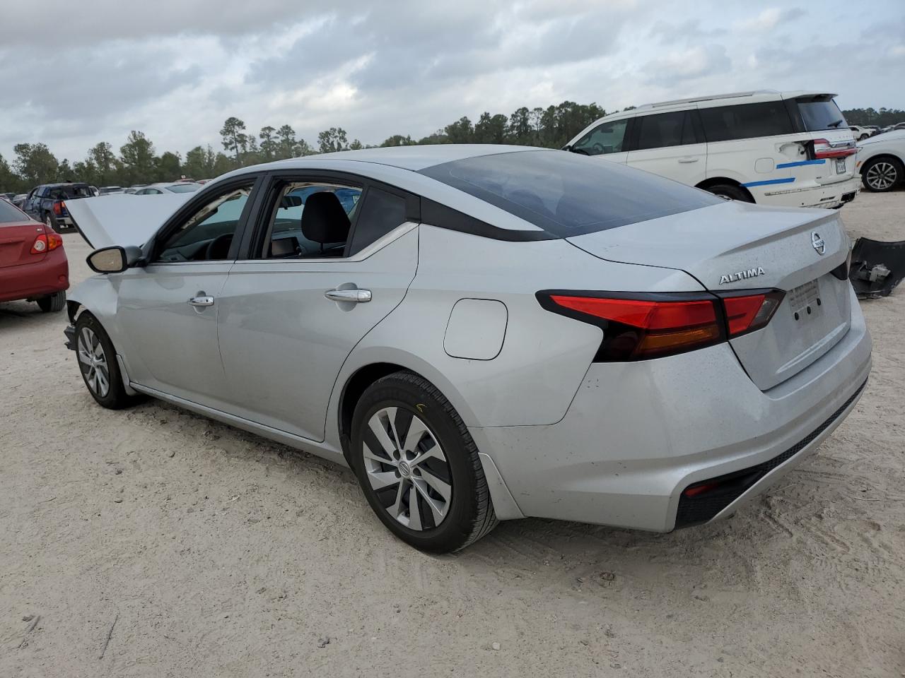 2021 Nissan Altima - Image 3