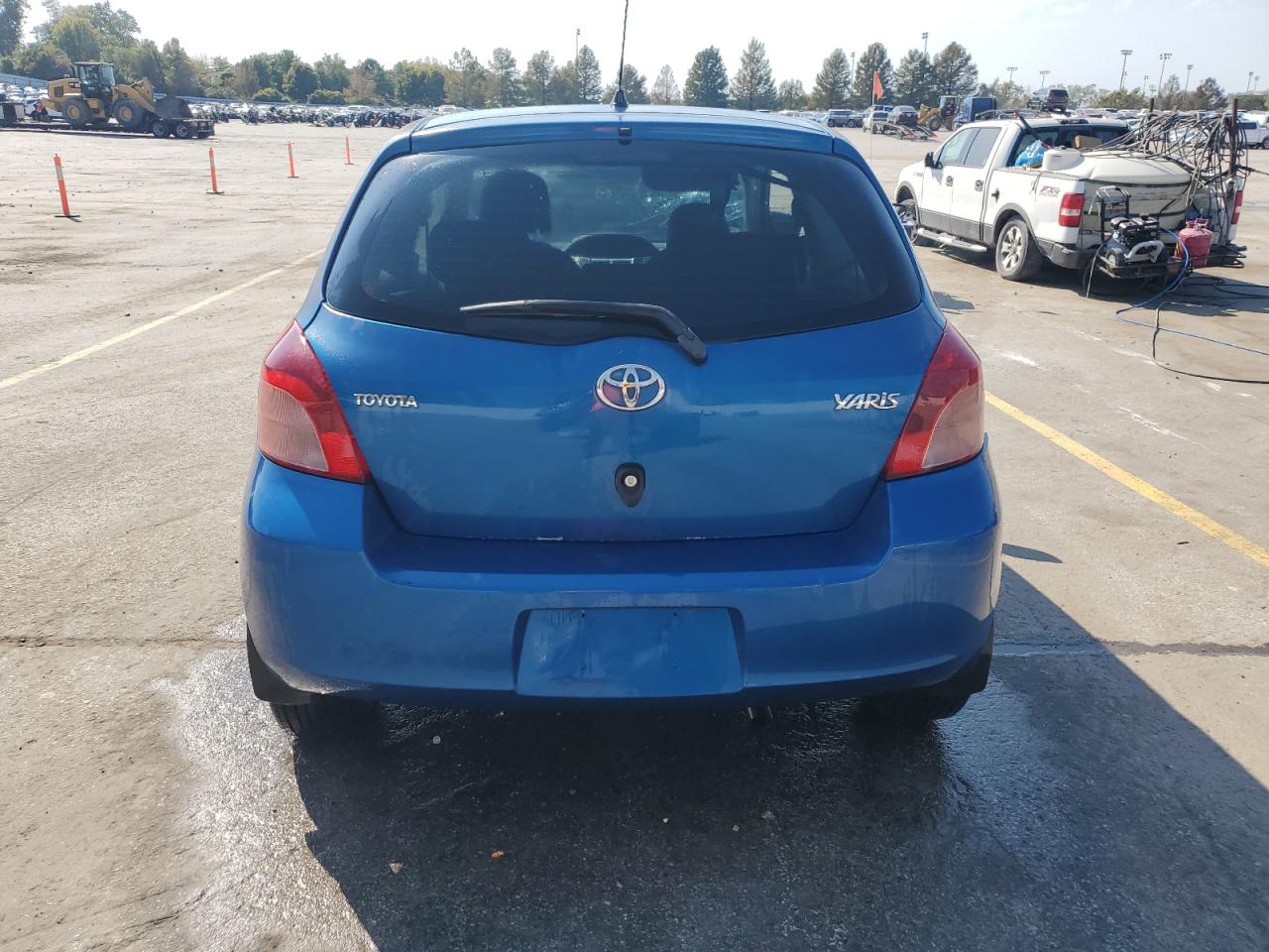 2008 Toyota Yaris VIN: JTDJT923785210326 Lot: 75294054