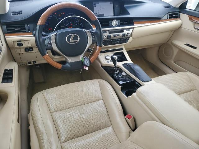  LEXUS ES300 2015 Белый