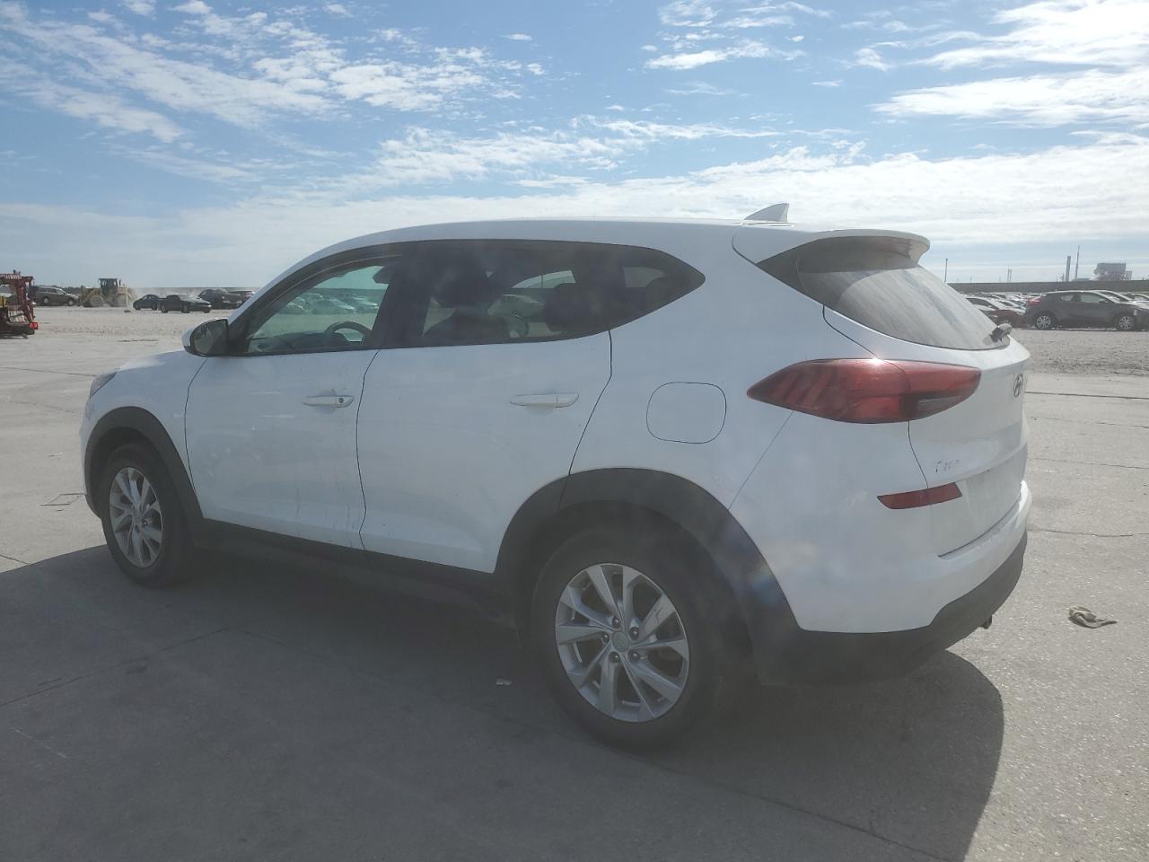 KM8J2CA42KU941216 2019 HYUNDAI TUCSON - Image 2