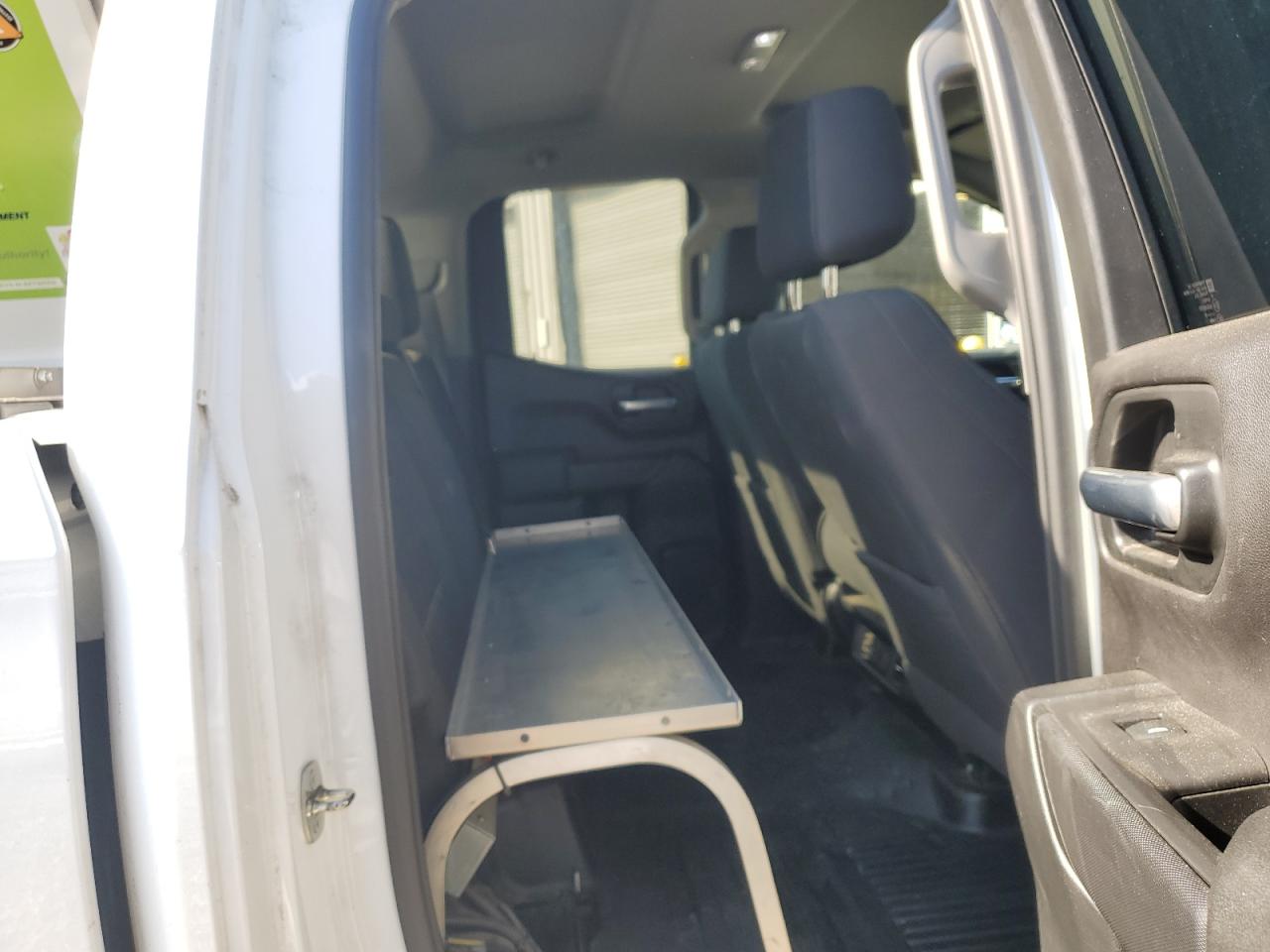 2020 Chevrolet Silverado - Image 10