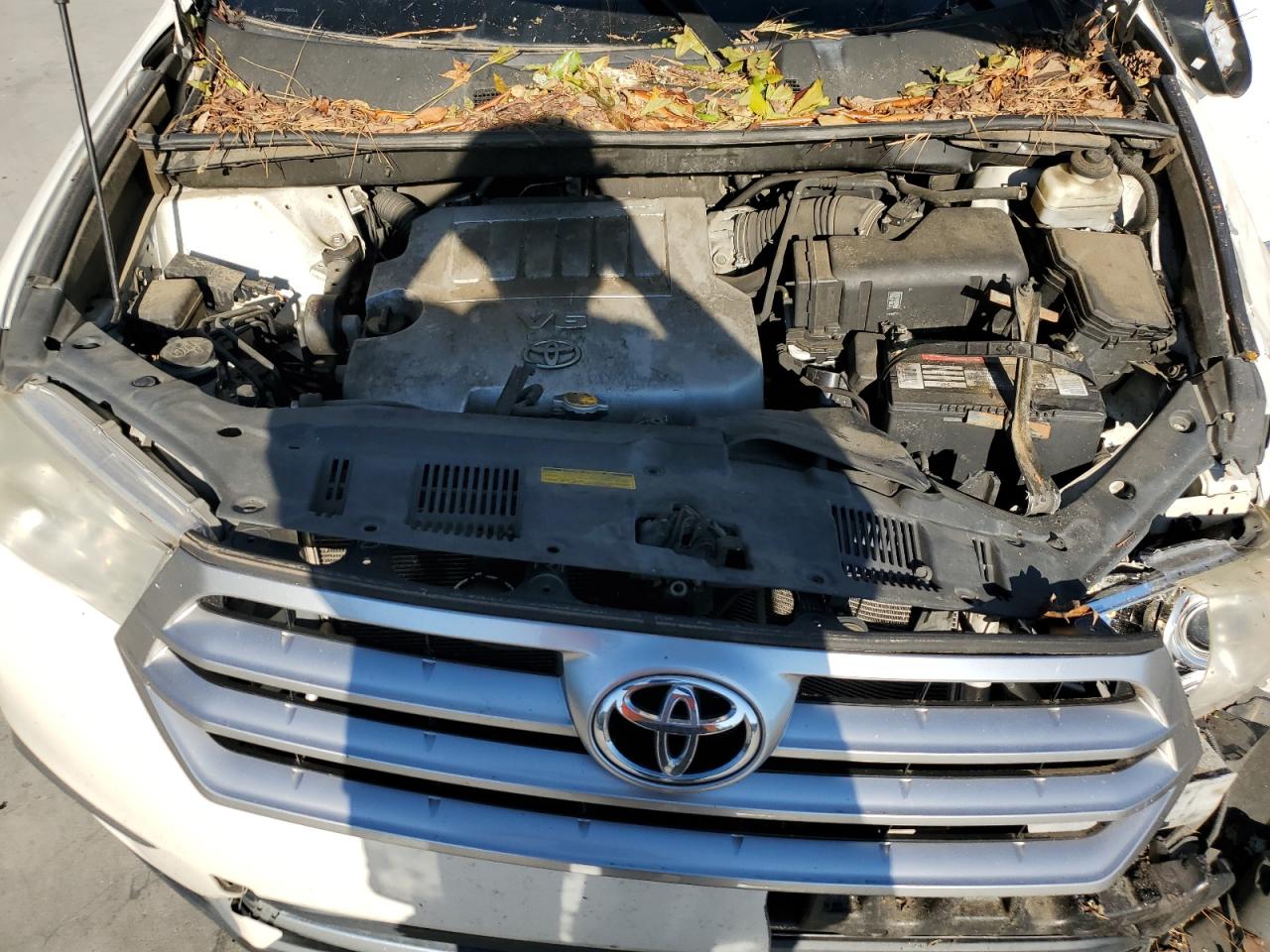 2011 Toyota Highlander - Image 12