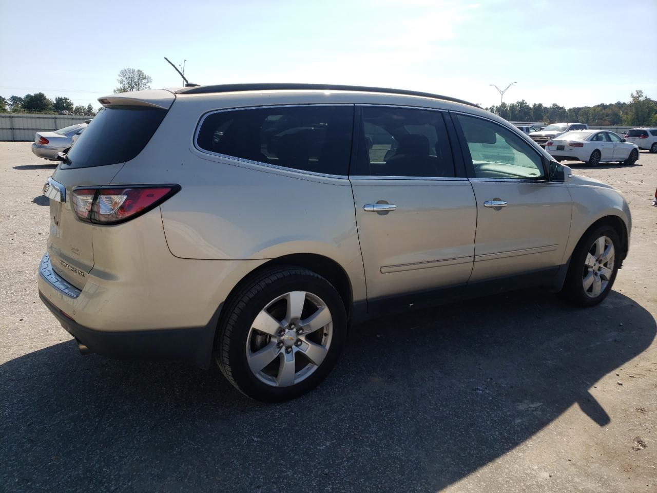 2013 Chevrolet Traverse - Image 3