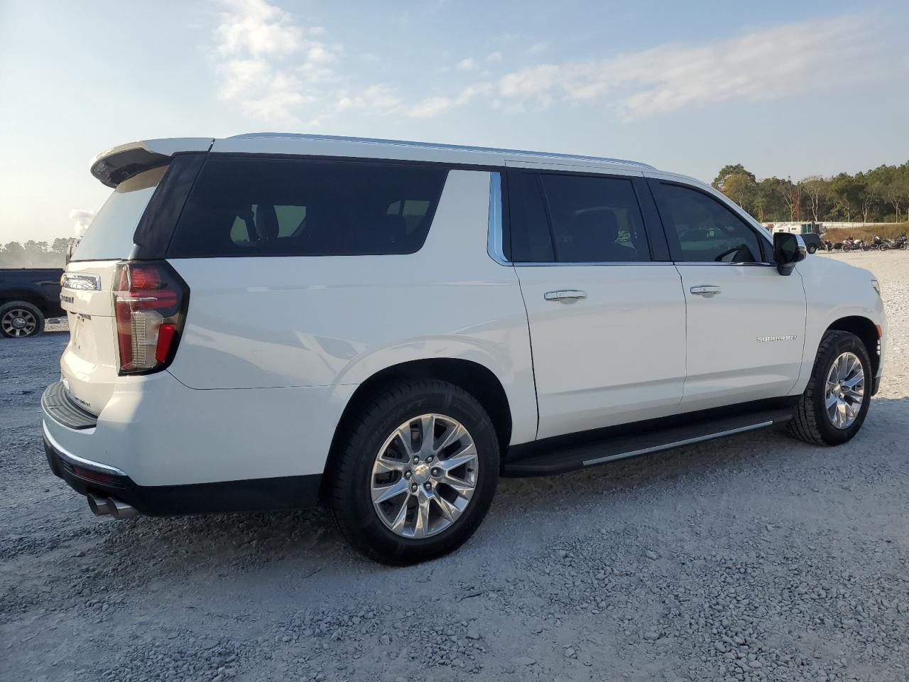 2022 Chevrolet Suburban - Image 3