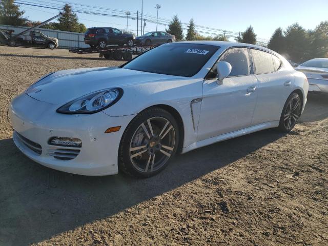 2013 Porsche Panamera 2