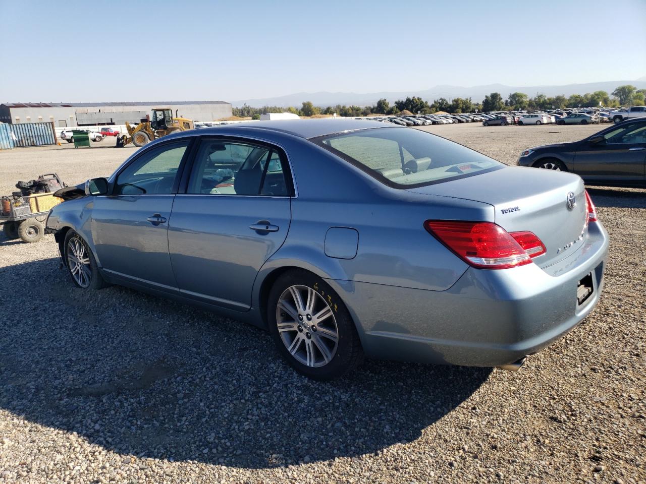2007 Toyota Avalon - Image 2