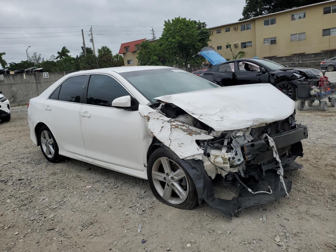 2014 Toyota Camry L VIN: 4T1BF1FK1EU797876 Lot: 76305824