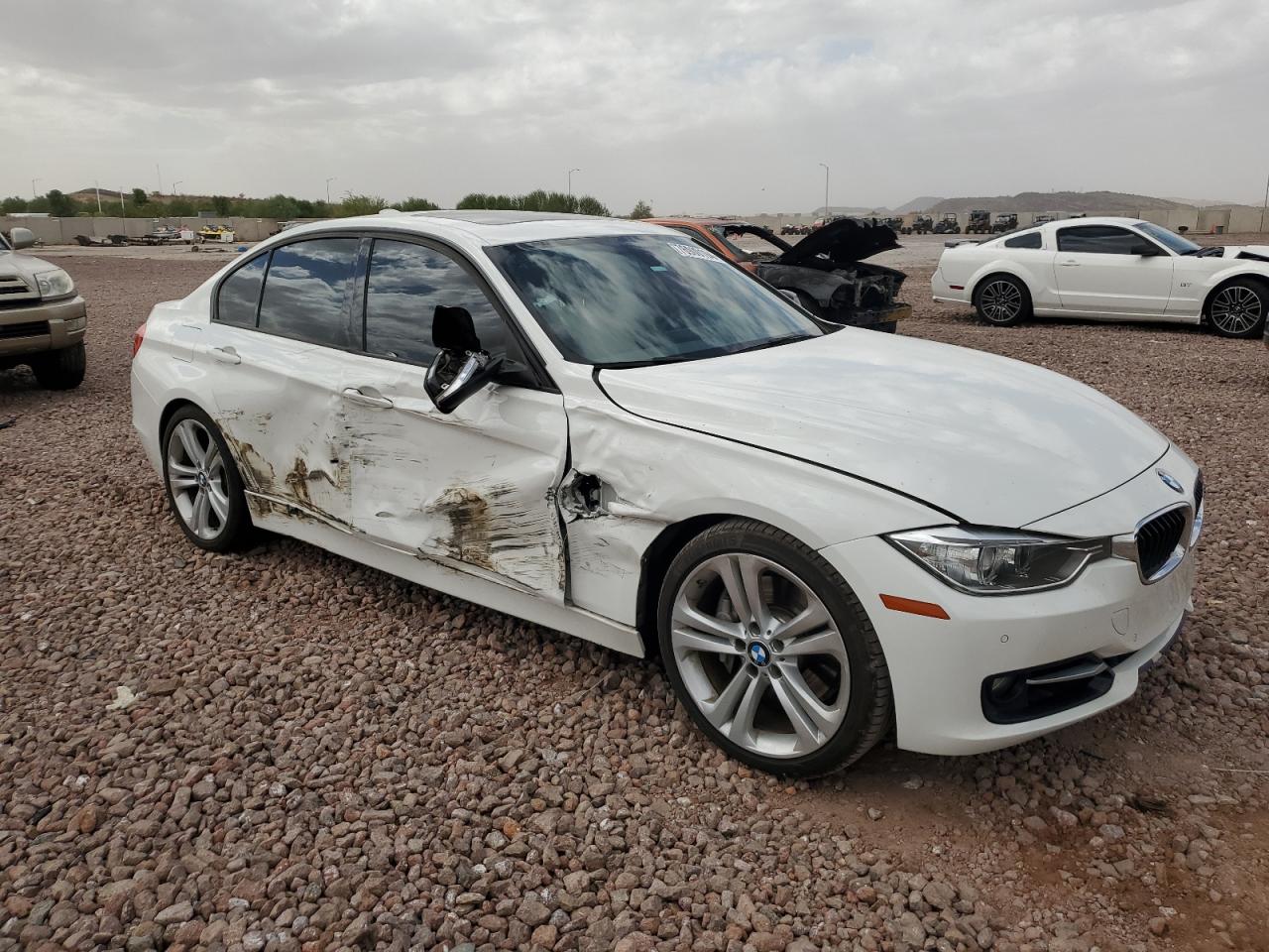 VIN WBA3A9C5XDF476035 2013 BMW 3 SERIES no.4