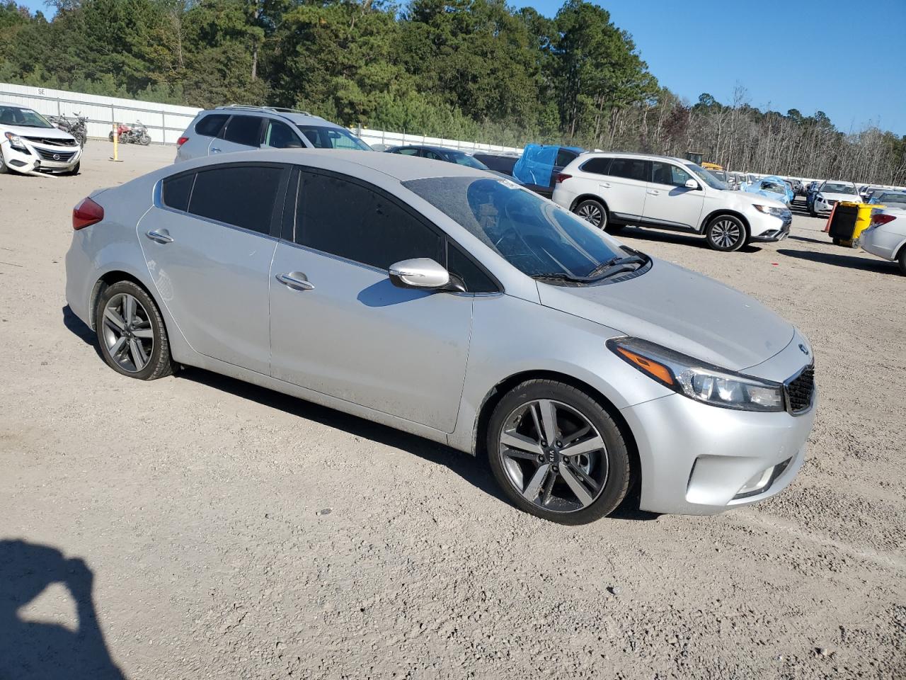 2017 Kia Forte - Image 4
