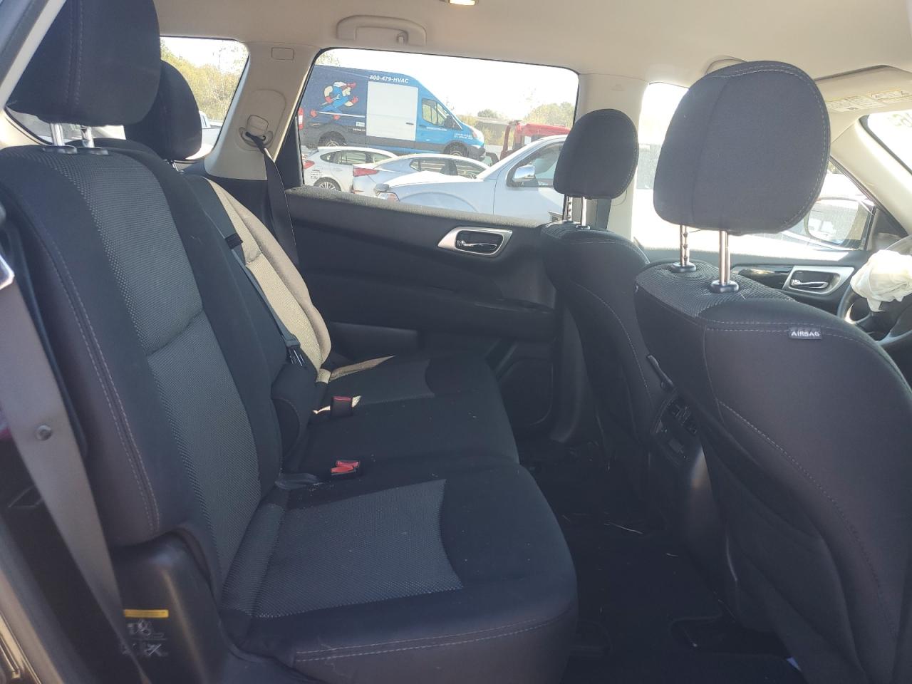 2017 Nissan Pathfinder - Image 11