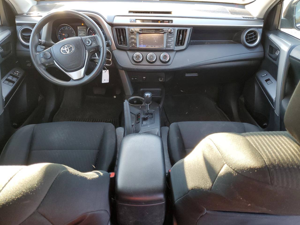 2018 Toyota RAV 4 - Image 8