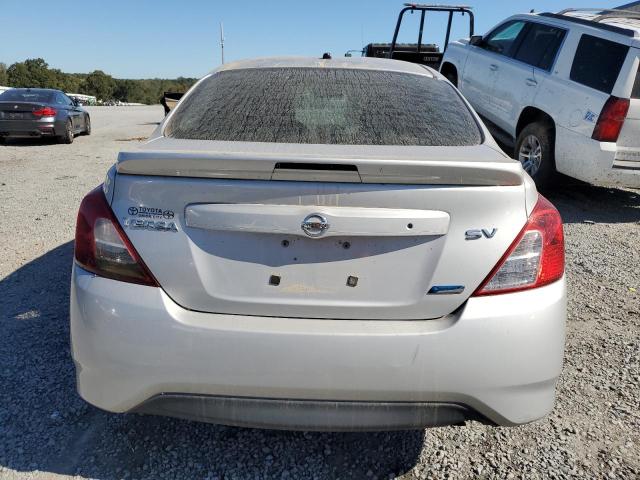  NISSAN VERSA 2018 Silver