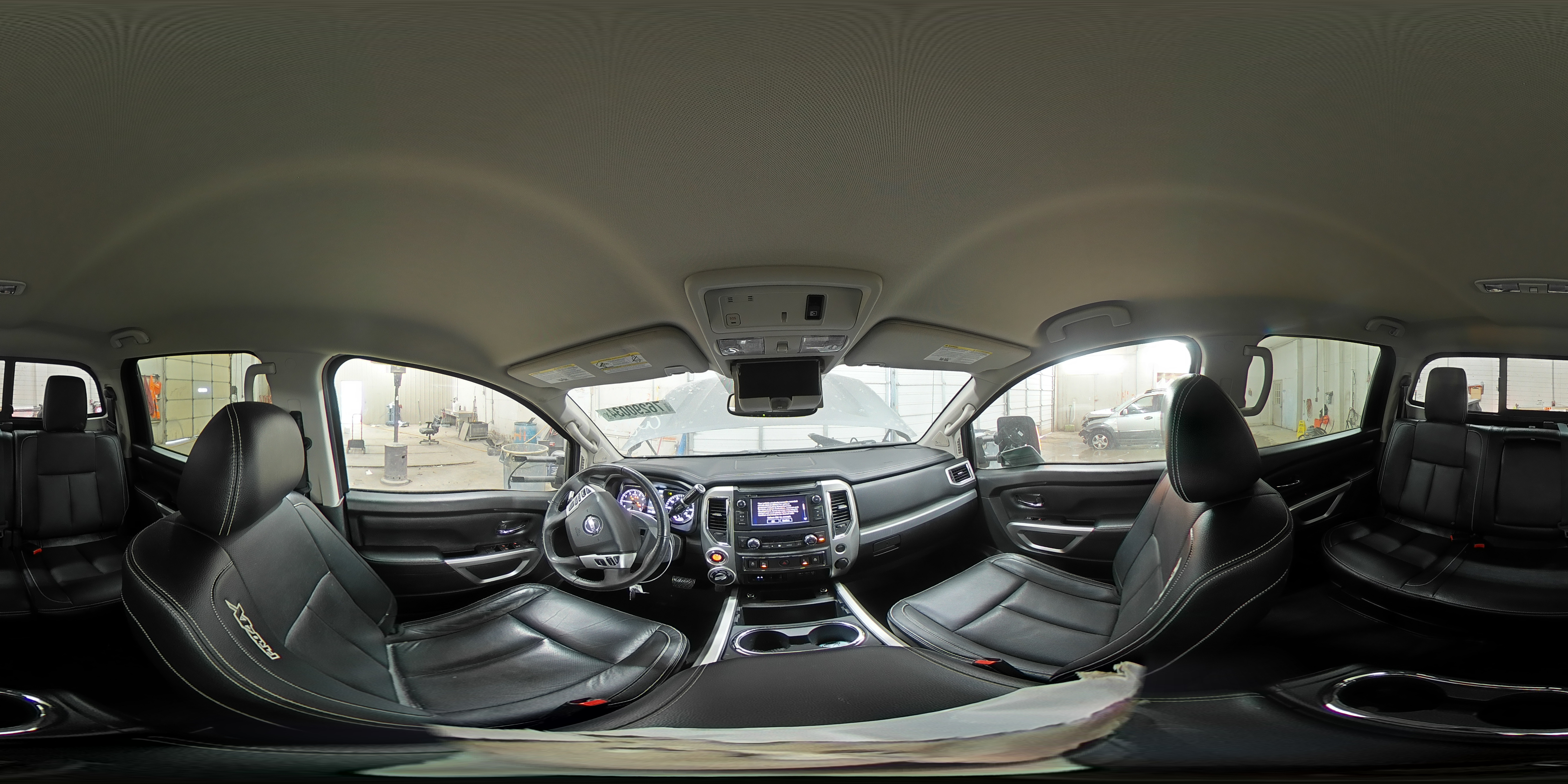 2019 Nissan Titan - Image 15