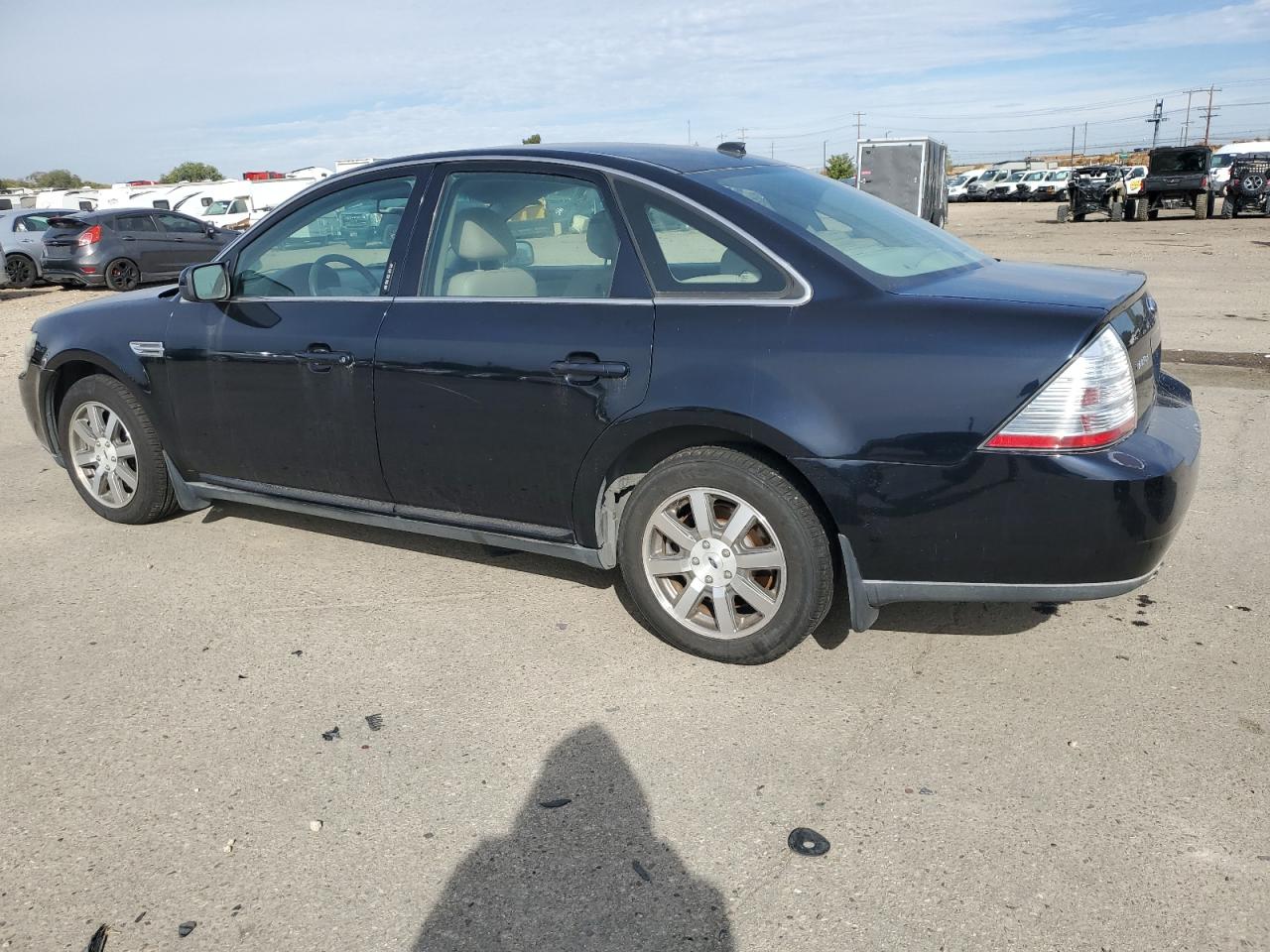 2008 Ford Taurus - Image 2