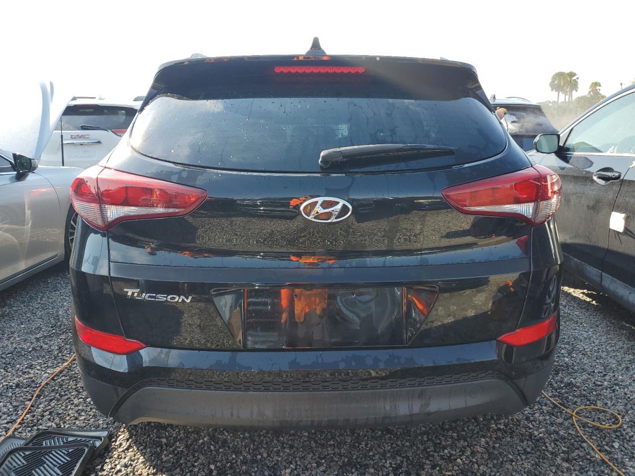 KM8J33A40JU806229 2018 Hyundai Tucson Sel