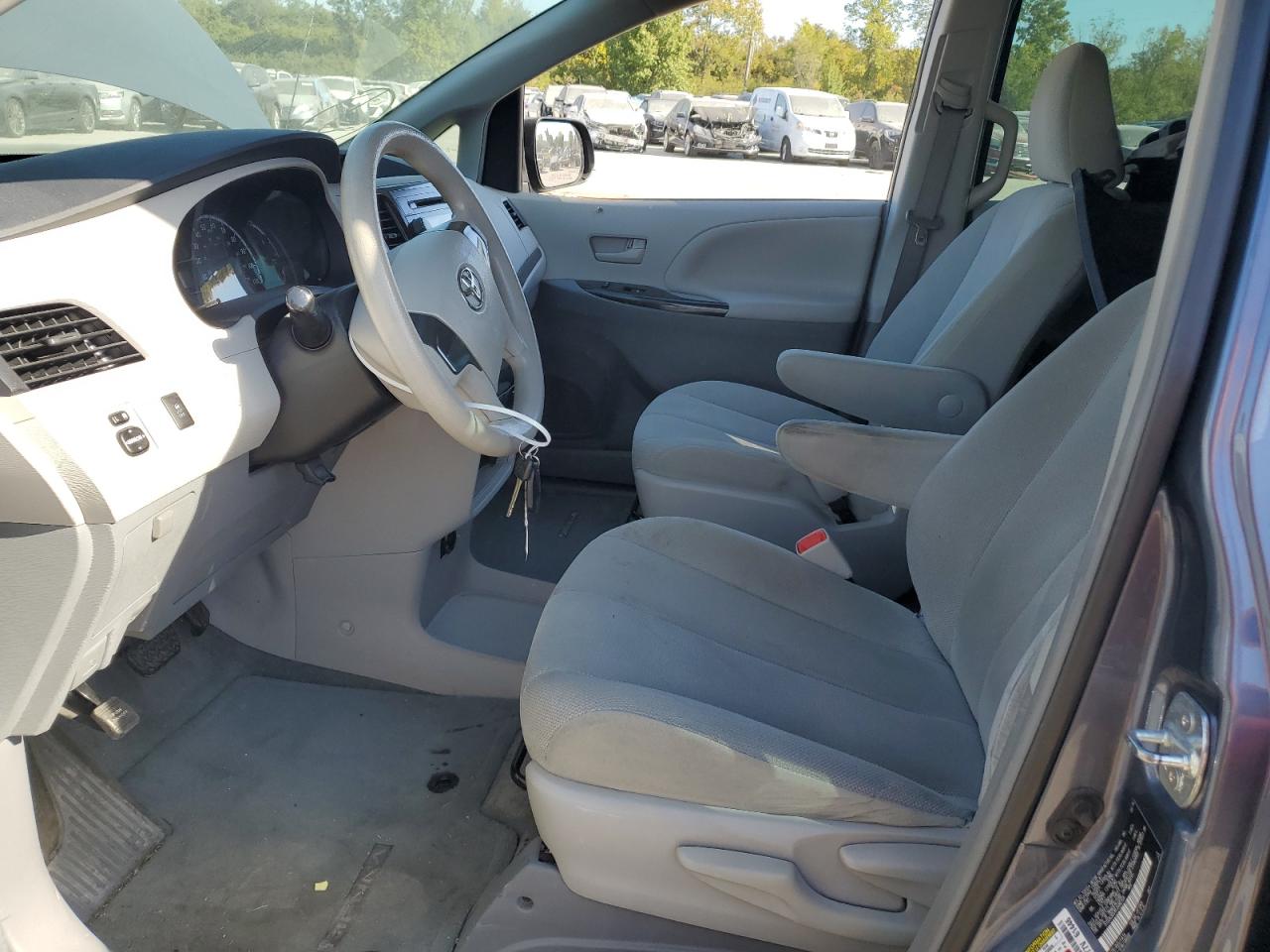 5TDZK3DC8ES485158 2014 Toyota Sienna