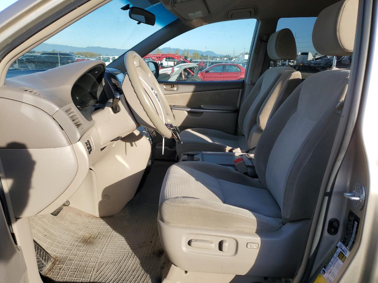 2008 Toyota Sienna - Image 7