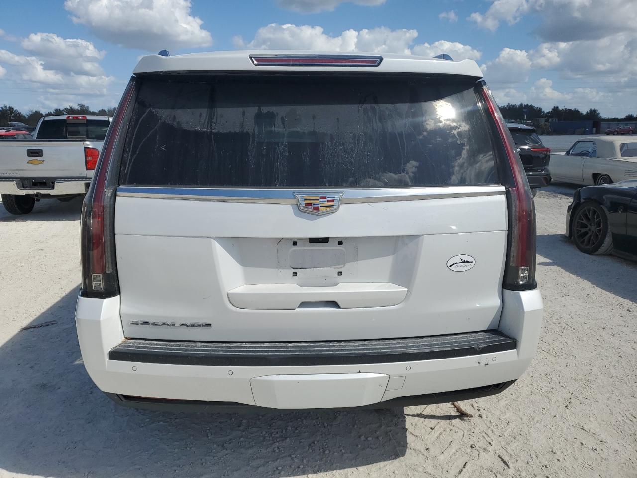 1GYS3CKJ1JR267159 2018 Cadillac Escalade Premium Luxury