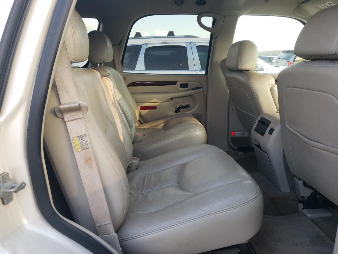 2005 Cadillac Escalade Luxury VIN: 1GYEK63N55R224744 Lot: 74761174