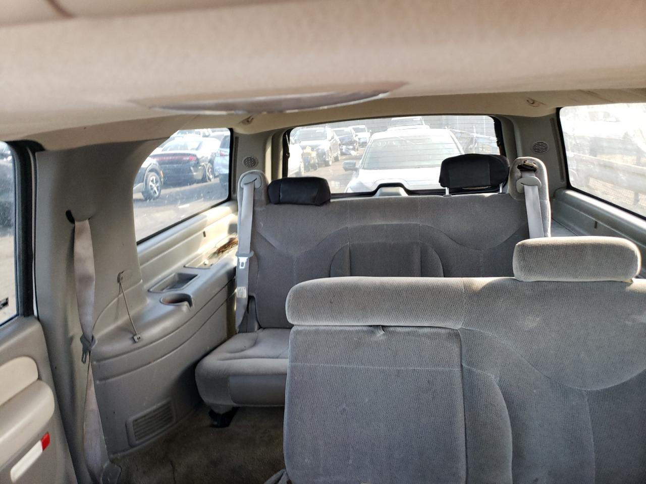 2000 GMC Yukon - Image 10