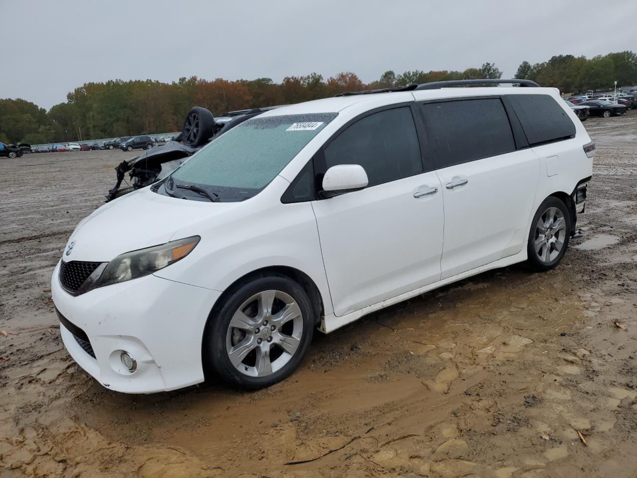 2013 Toyota Sienna - Image 1