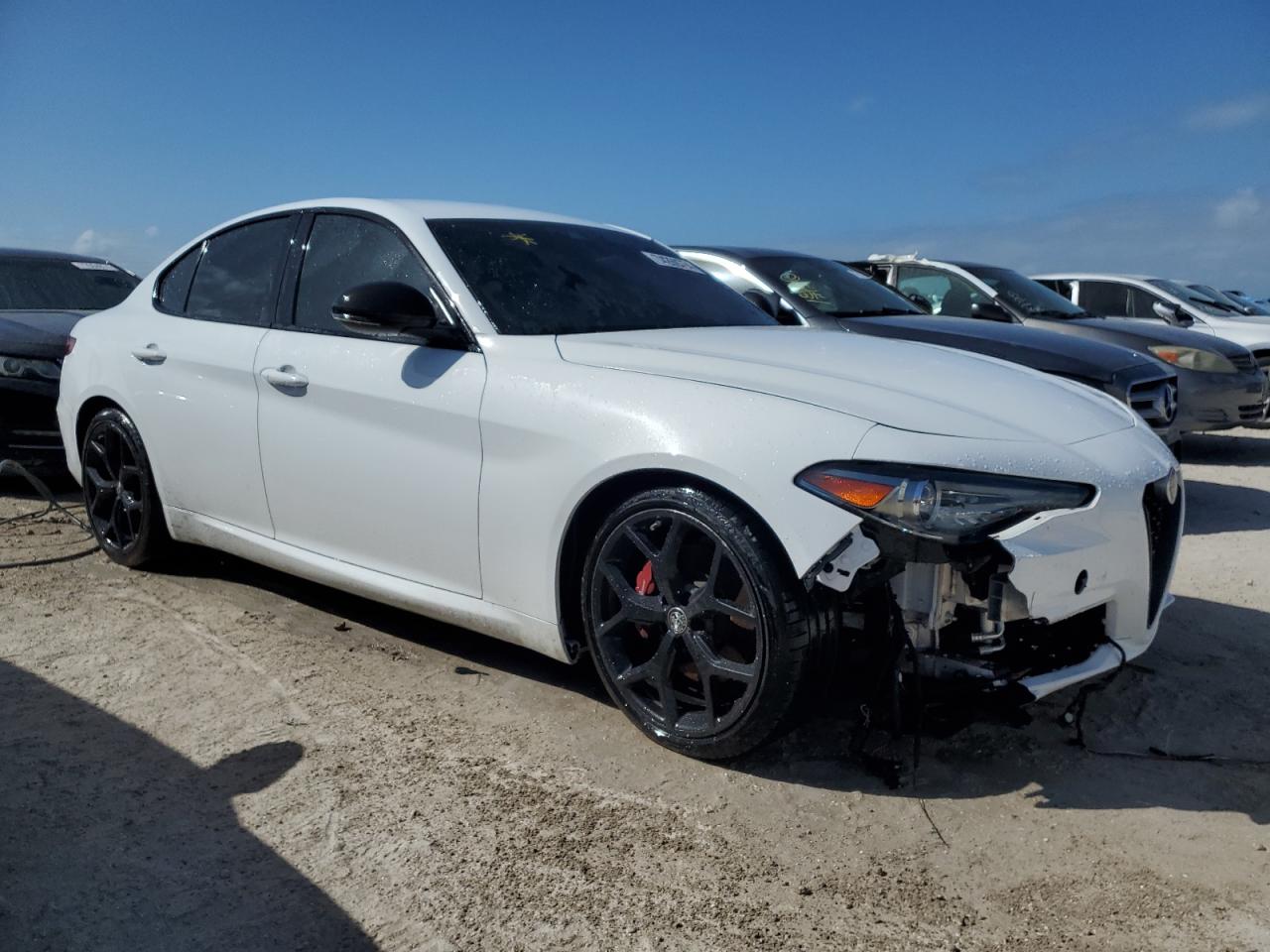 2020 Alfa Romeo Giulia - Image 4