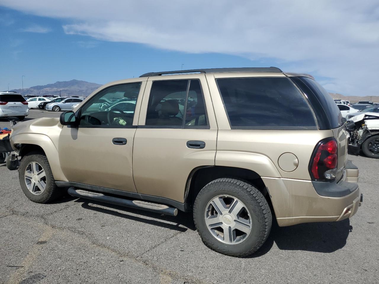 2007 Chevrolet TrailBlazer - Image 2