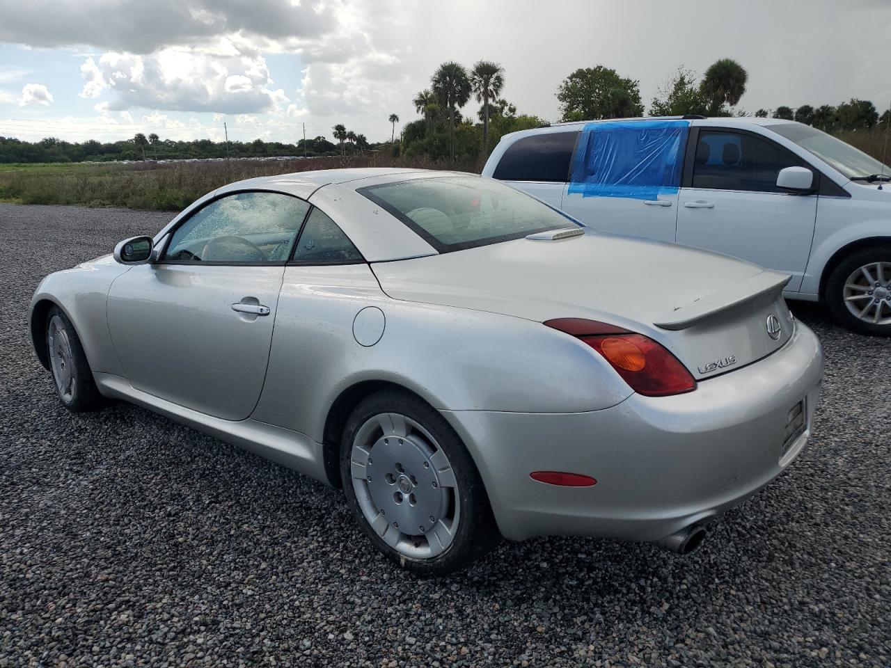 2005 Lexus SC - Image 2