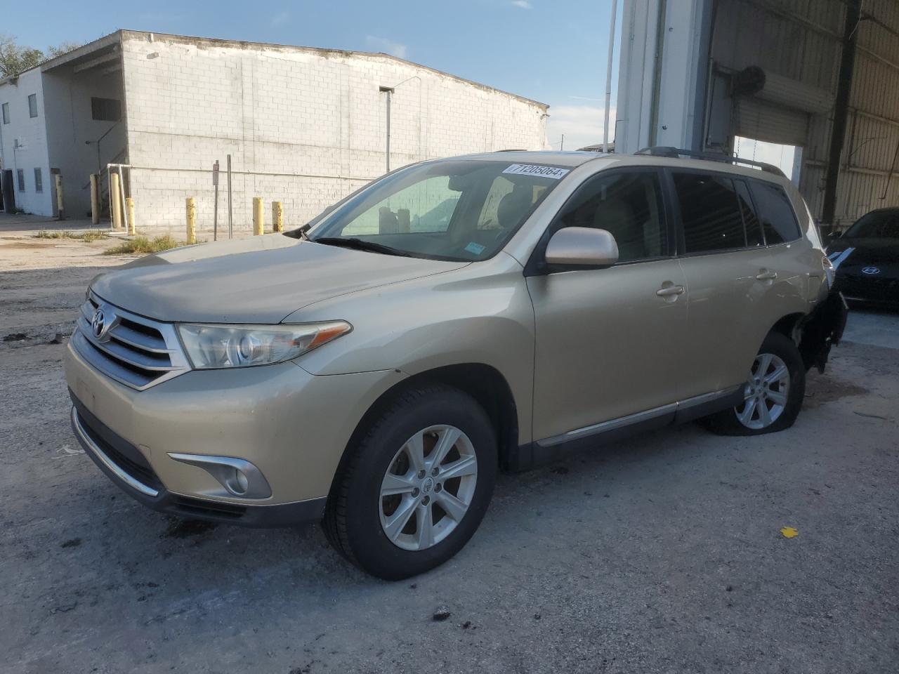 2012 Toyota Highlander - Image 1
