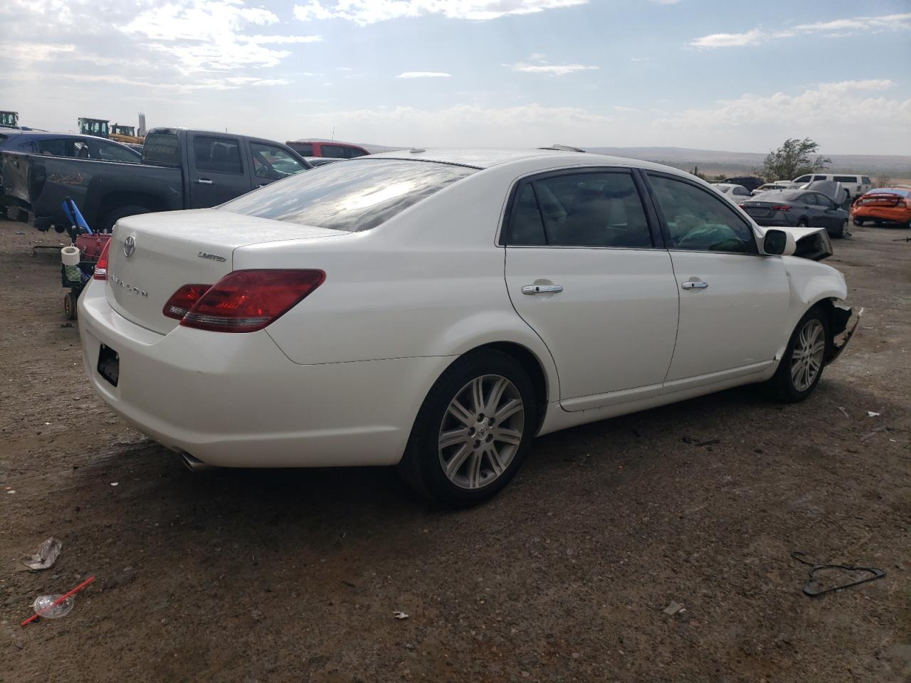 2009 Toyota Avalon - Image 3