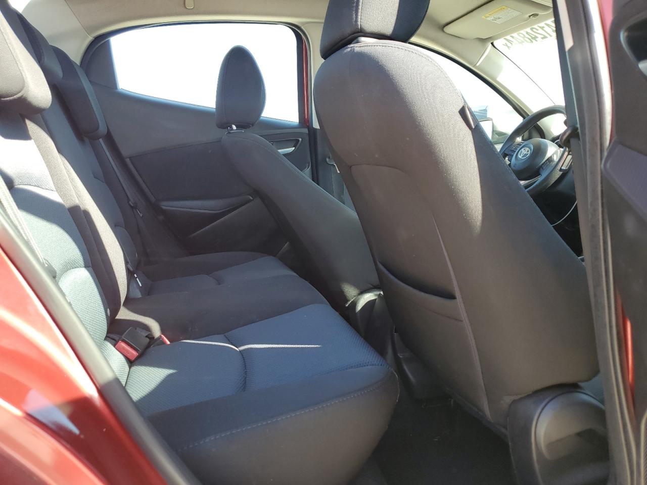 2017 Toyota Yaris - Image 10