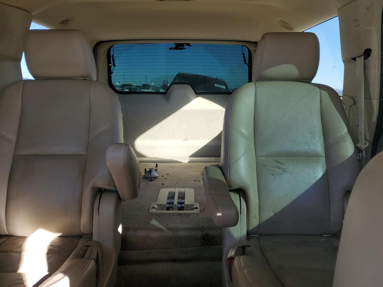 2013 GMC Yukon - Image 10