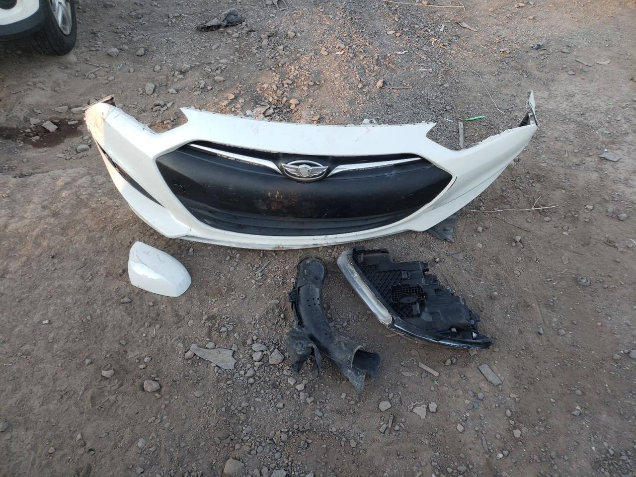 2013 Hyundai Genesis - Image 12