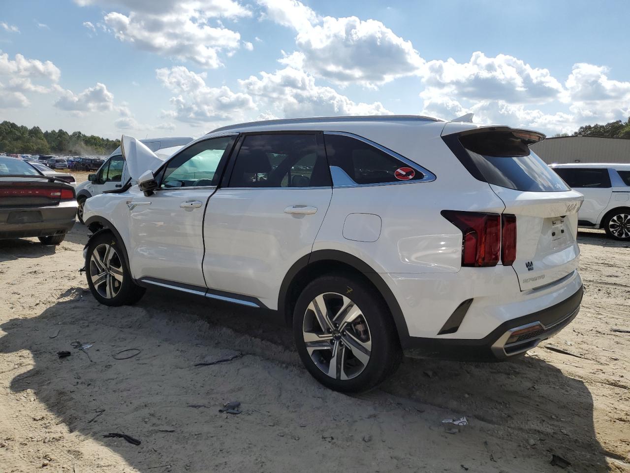 2023 Kia Sorento - Image 2